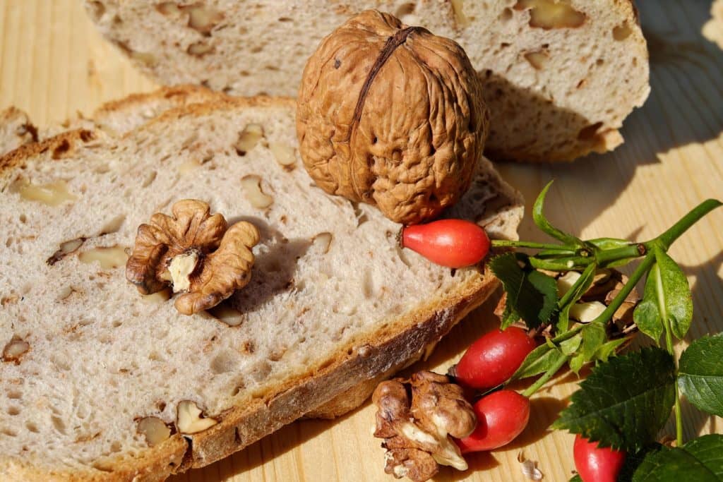 Aquesta imatge té l'atribut alt buit; el seu nom és bread-2755097_1920-1024x683.jpg